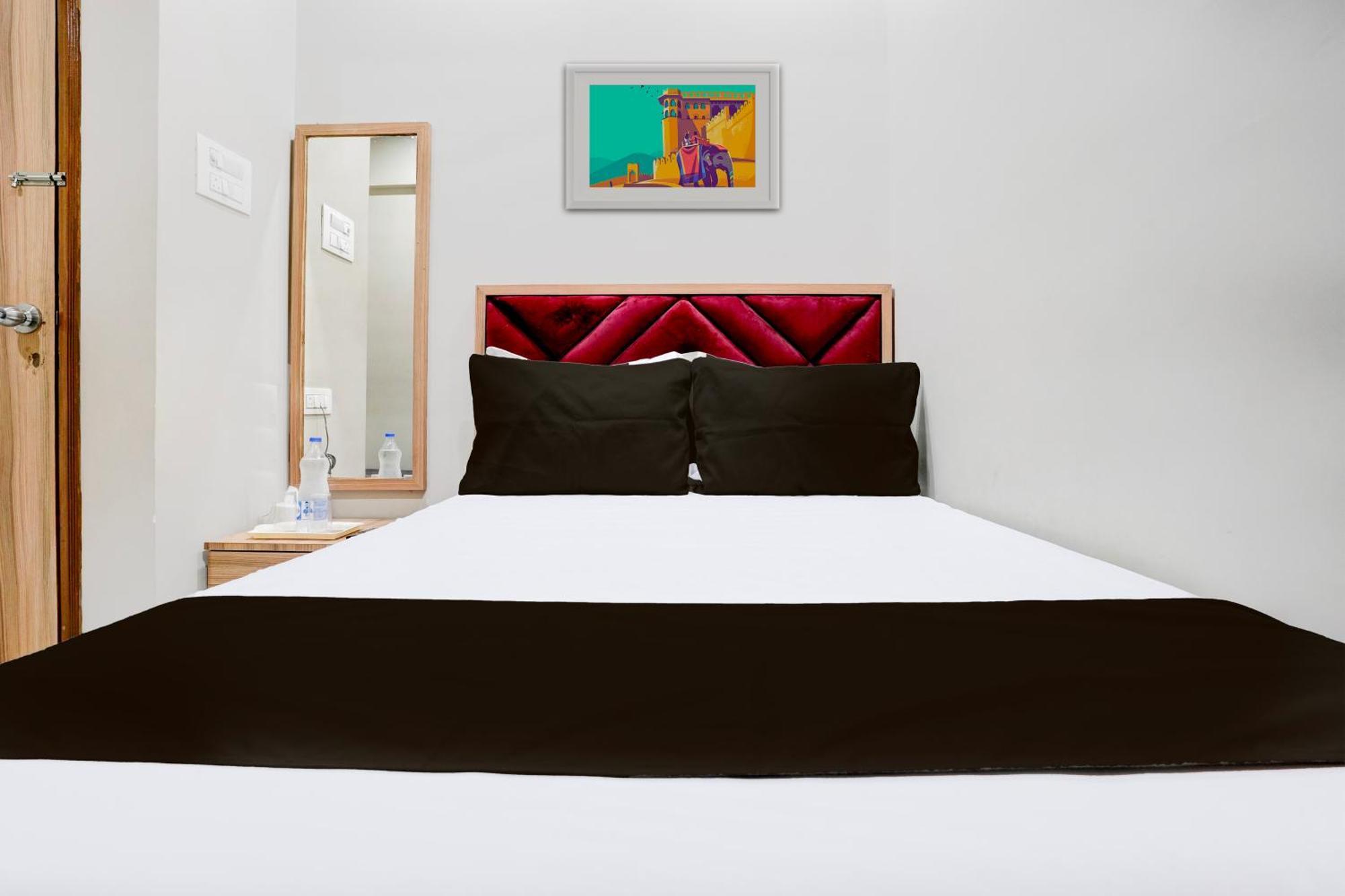 Super Hotel O Divine Fine Dine Lodging And Boarding Kalyan Bagian luar foto