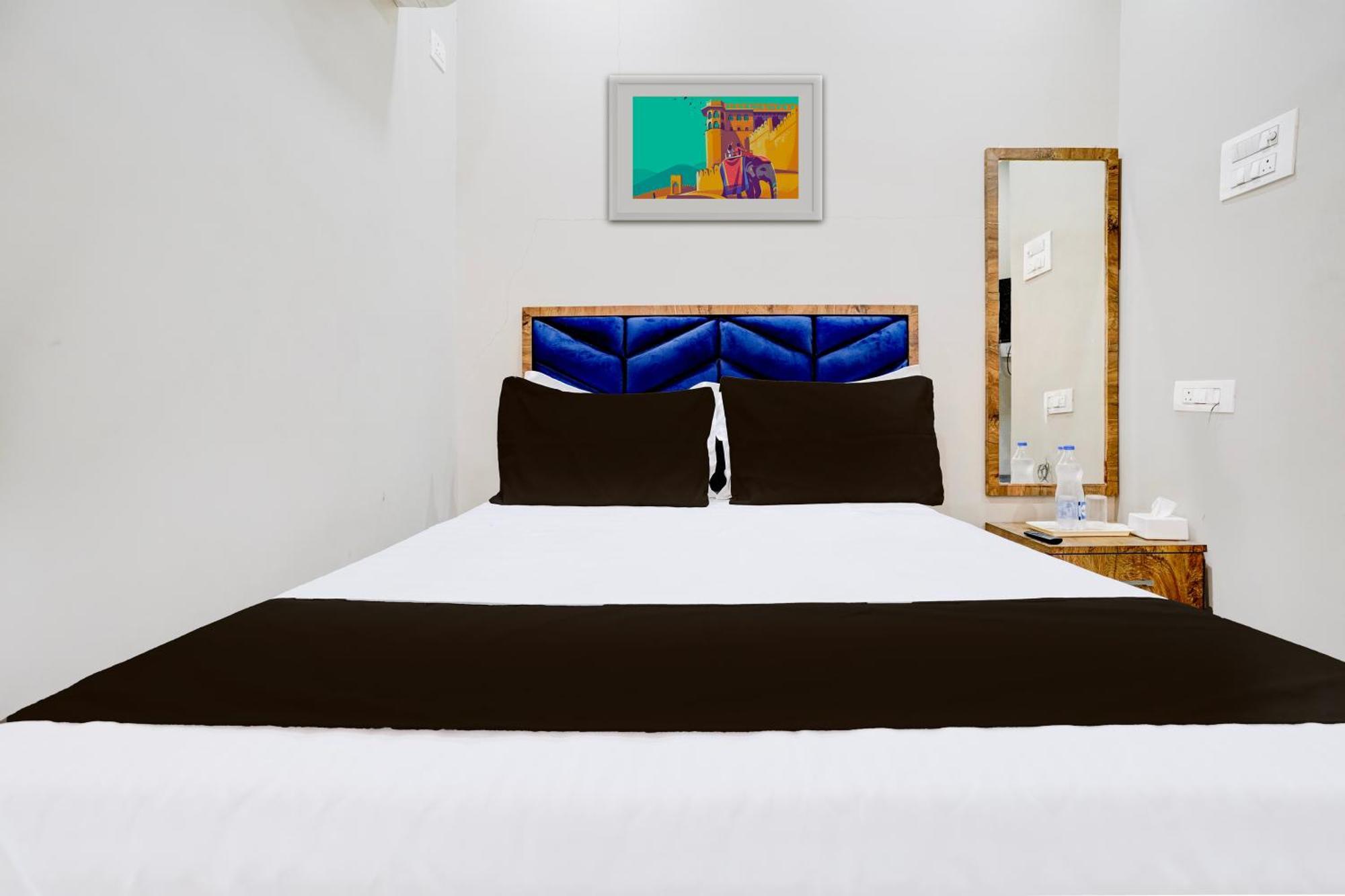 Super Hotel O Divine Fine Dine Lodging And Boarding Kalyan Bagian luar foto
