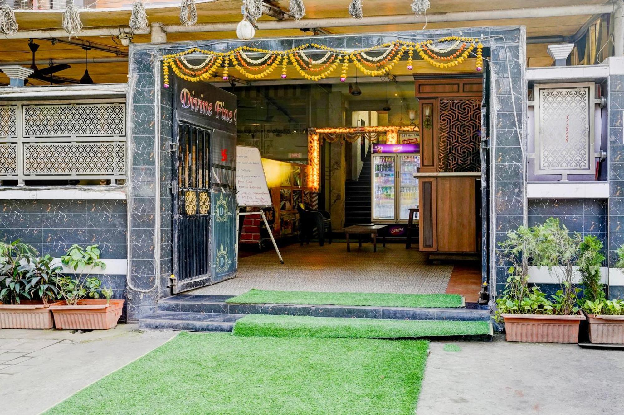 Super Hotel O Divine Fine Dine Lodging And Boarding Kalyan Bagian luar foto
