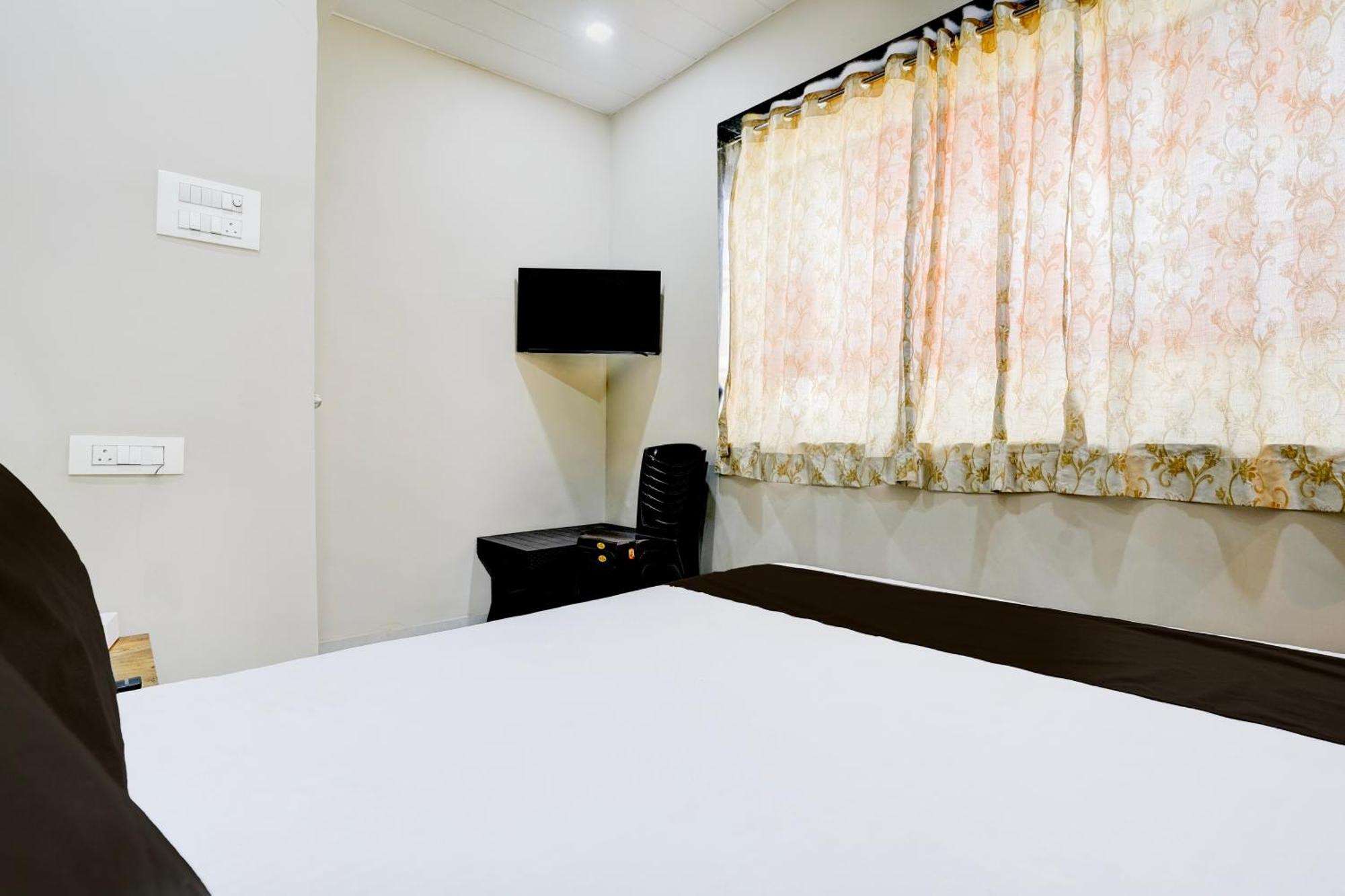 Super Hotel O Divine Fine Dine Lodging And Boarding Kalyan Bagian luar foto